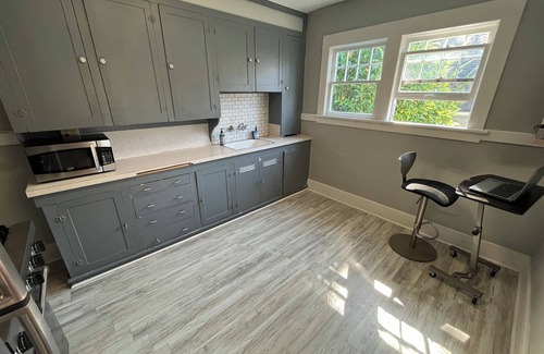 North Queen Anne Casa | SPACIOUS Town home in Queen Anne 3 BLKS to Ship Canal 10 min UBER to Cruise Term