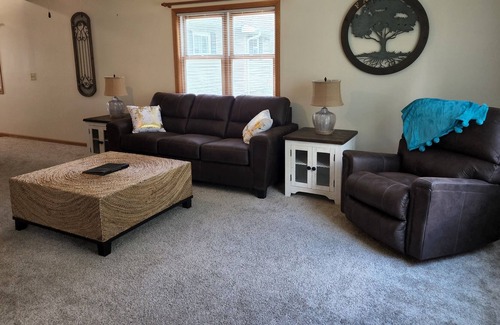 Tomah Casa | Spacious Townhome in quiet neighborhood with firepit!