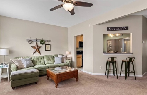 Cornelius Casa | Spacious Townhome near Lake Norman in fantastic neighborhood