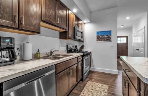 Ellicottville Casa | Spacious Townhome with Fireplace