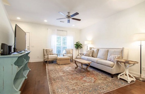 Auburn Casa | Spacious Townhome Walkable to Stadium & Town