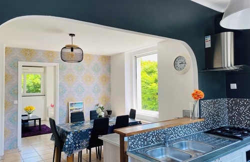 Quimperle Casa | Spacious townhouse - 2 self-contained apartments for flexible living