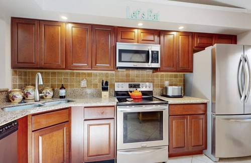 Countryside Casa | Spacious Townhouse with Private Back Patio and Tennis Courts