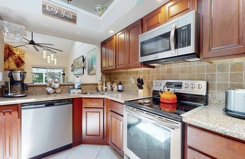Countryside Casa | Spacious Townhouse with Private Back Patio and Tennis Courts