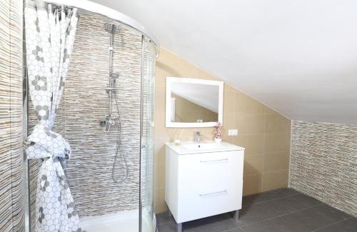 Almarda Apartamento | Spacious townhouse with terraces and pool in Sagunto