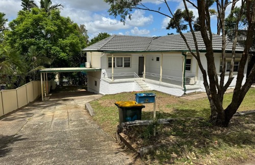 Seven Hills Casa | Spacious two-bedroom family house in Seven Hills