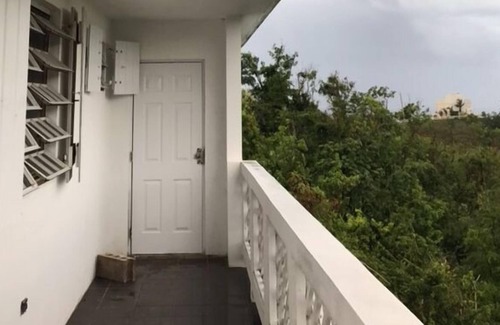 Villa Borinquen Casa | Amplia casa de dos habitaciones con espectacular vista a la isla