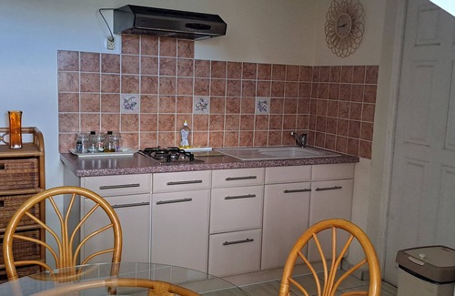 Belcourt Apartamento | Spacious two-room apartment in Baie-Mahault