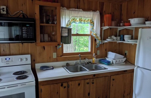 Raymond Cabaña | Spacious Two-Story Cottage with Stunning Views & Waterfront Access
