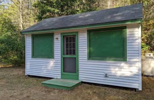 Raymond Cabaña | Spacious Two-Story Cottage with Stunning Views & Waterfront Access