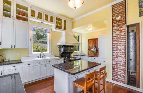 Gilroy Casa | Spacious & Unique Home In the Bay