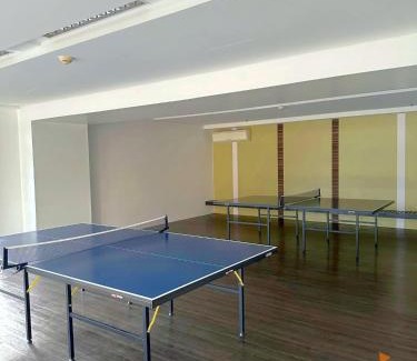 Alabang Apartamento | Spacious Unit Free Wifi & Netflix in Alabang CRQ-1