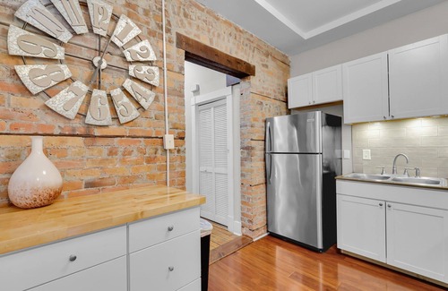 Dixon Park Casa | Spacious Updated Home Ideal For Groups W/ Parking by Lucky Savannah