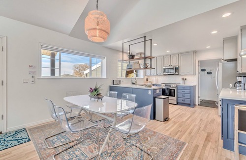 Olympus Cove Casa | Spacious Upscale 6 bdrm w/ Fireplace Close to Ski Resorts