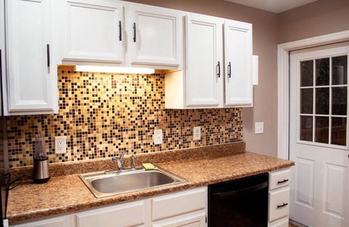 Buckingham Lake - Crestwood Casa | ✨Spacious Urban APT w/4BR & Office-Ready in Albany