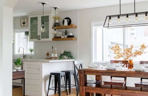 Highland Park Casa | Spacious Urban Oasis