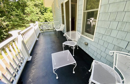 The Heights Casa | Spacious house next to the beach, Ferry and Eateries.