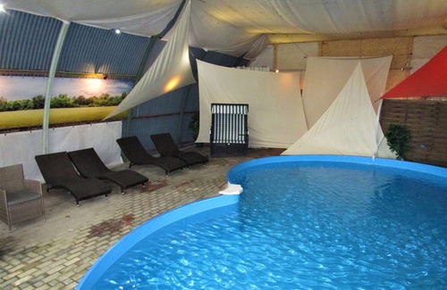 Sehestedt Casa | Residencia de vacaciones de 4 * generosamente diseñada para 6 personas. con piscina y uso de la sauna