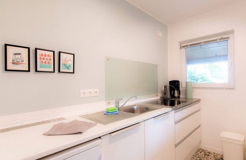 Stinteck Apartamento | Spacious vacation apartment with garden, surrounded by greenery.