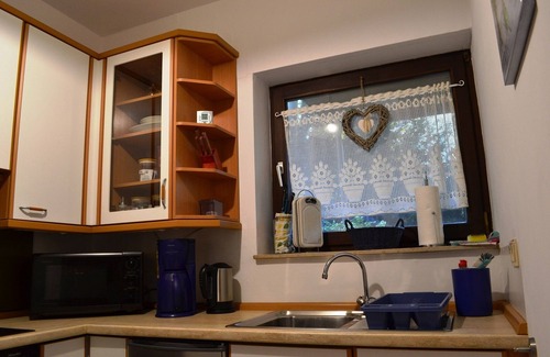 Grossenbrach Apartamento | Spacious vacation apartment with private entrance in a quiet location.