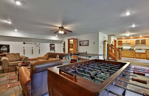 Stockbridge Cabina | Spacious Vermont Mountain Retreat | 4BR/4BA | Near Killington & Hiking | Perfect for Groups