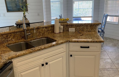 Vero Beach Casa | Spacious Vero Beach waterfront pool home. Pet friendly
