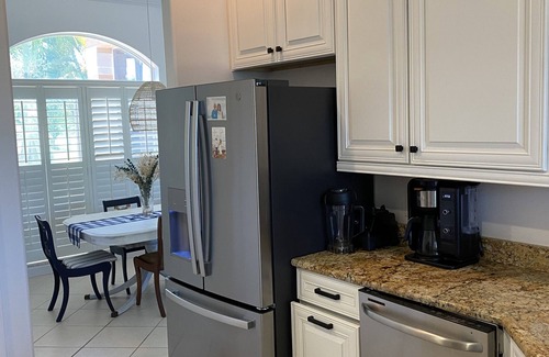 Vero Beach Casa | Spacious Vero Beach waterfront pool home. Pet friendly