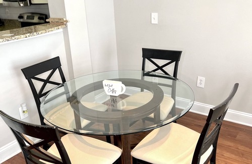 SoNo Apartamento | Spacious & Vibrant | Heart of Midtown | FREE park