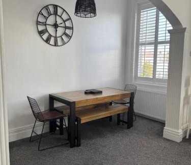 Southport Apartamento | Spacious Victorian Birkdale Apartment with Garden