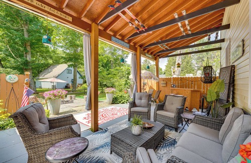 Ellicottville Cabaña | Spacious Victorian Home 1/4 Mi to Holiday Valley!