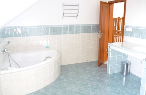 Lipno nad Vltavou Villa | Villa moderna en Lipno nad Vltavou con sauna