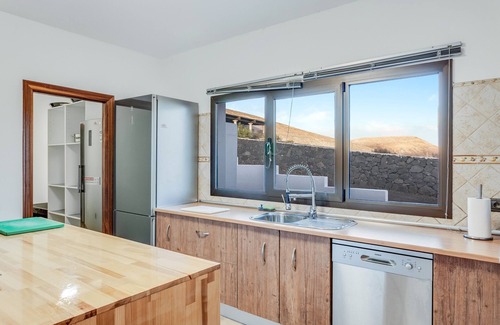 Tetir Villa | Amplia villa "Casa el Aceitunal" con vistas a la montaña, jardín, terraza y piscina