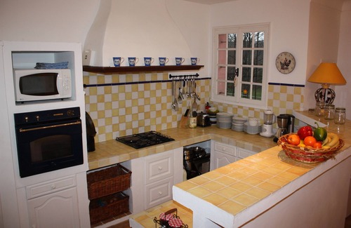 Le Thoronet Villa | Una espaciosa villa en Provenza, cerca de Lorgues, con una gran piscina climatizada.