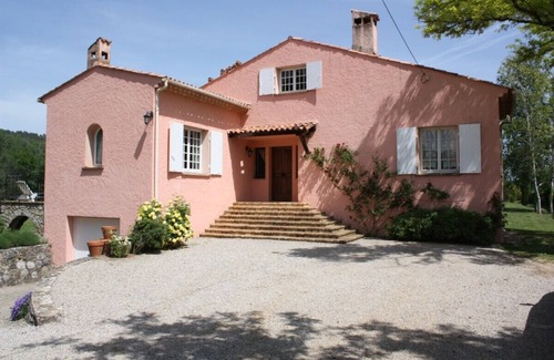 Le Thoronet Villa | Una espaciosa villa en Provenza, cerca de Lorgues, con una gran piscina climatizada.