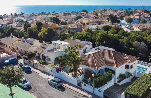 Bolnuevo Villa | Espaciosa villa con gran piscina, 4 terrazas y solárium. Cerca de la playa.