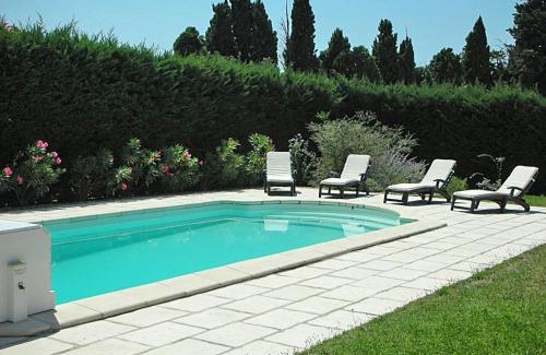 Beaumes-de-Venise Villa | Spacious Villa with Pool