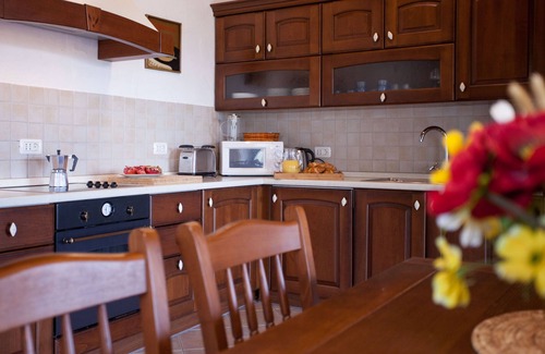 Brkac Casa | Spacious villa with 10x5m pool, aircon. Rural retreat, stunning views.