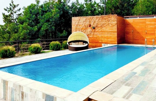 Tbilisi City Centre Villa | Spacious villa with 6 bedrooms and WiFi, AC in fabulous Tbilisi