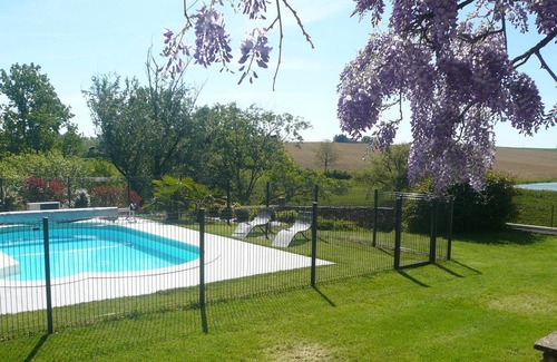 Montirat Villa | AMPLIA VILLA CON PISCINA CLIMATIZADA