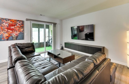 Norfolk - Virginia Beach Casa | Spacious Virginia Beach Home: 3 Mi to Town Center