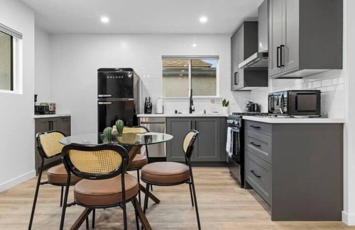 Los Angeles Casa | Spacious w/2BR 1bath - near DTLA East Los Angeles