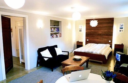 Vesturbær Apartamento | Amplio, cálido y acogedor estudio en el centro de la ciudad en un tranquilo patio en el centro de la ciudad.