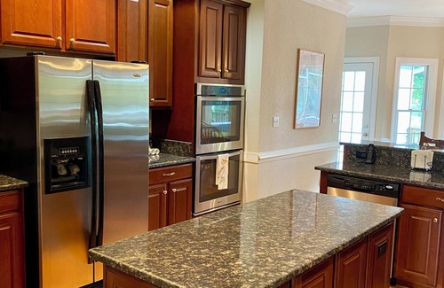 Mount Holly Casa | Spacious Water Front House off of Potomac River 5 Bedroom/ 5 Full Bath