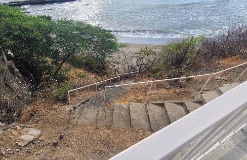 La Boquita Casa | Spacious water-front house with amazing view and access to the ocean.