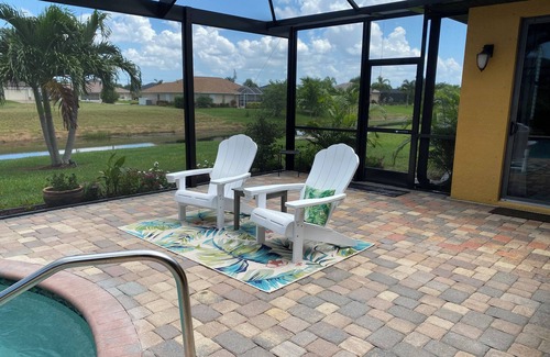 White Marsh Casa | Spacious Waterfront 4+ bedroom Pool Home in delightful Rotonda West, FL
