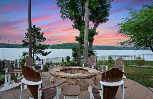 Sherrills Ford Casa | Spacious Waterfront Home on Lake Norman with Firepit Views and Dock Access