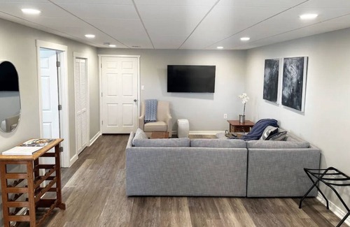 Danvers Apartamento | Spacious Waterfront Studio 2mi from Downtown Salem