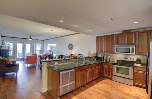 Horseshoe Bay Condominio | Spacious Waters Resort 3/2 Condo with Views of Lake LBJ