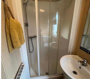 Great Yarmouth Complejo | Spacious & welcoming 6th Berth Caravan California Cliffs Holiday Park, Norfolk Coast