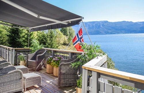 Kvam Apartamento | Alojamiento de 3 habitaciones en Ålvik